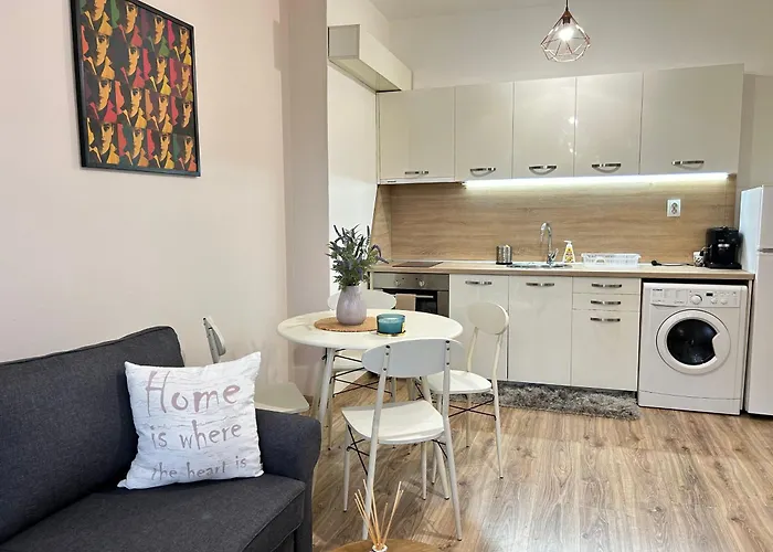 Sunlight - Free Private Parking -