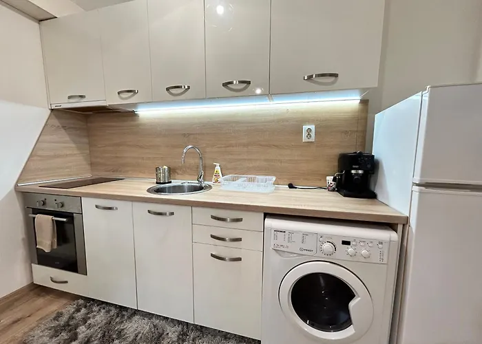 Sunlight - Free Private Parking - *