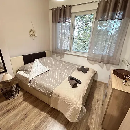 Sunlight - Free Private Parking - Apartment *